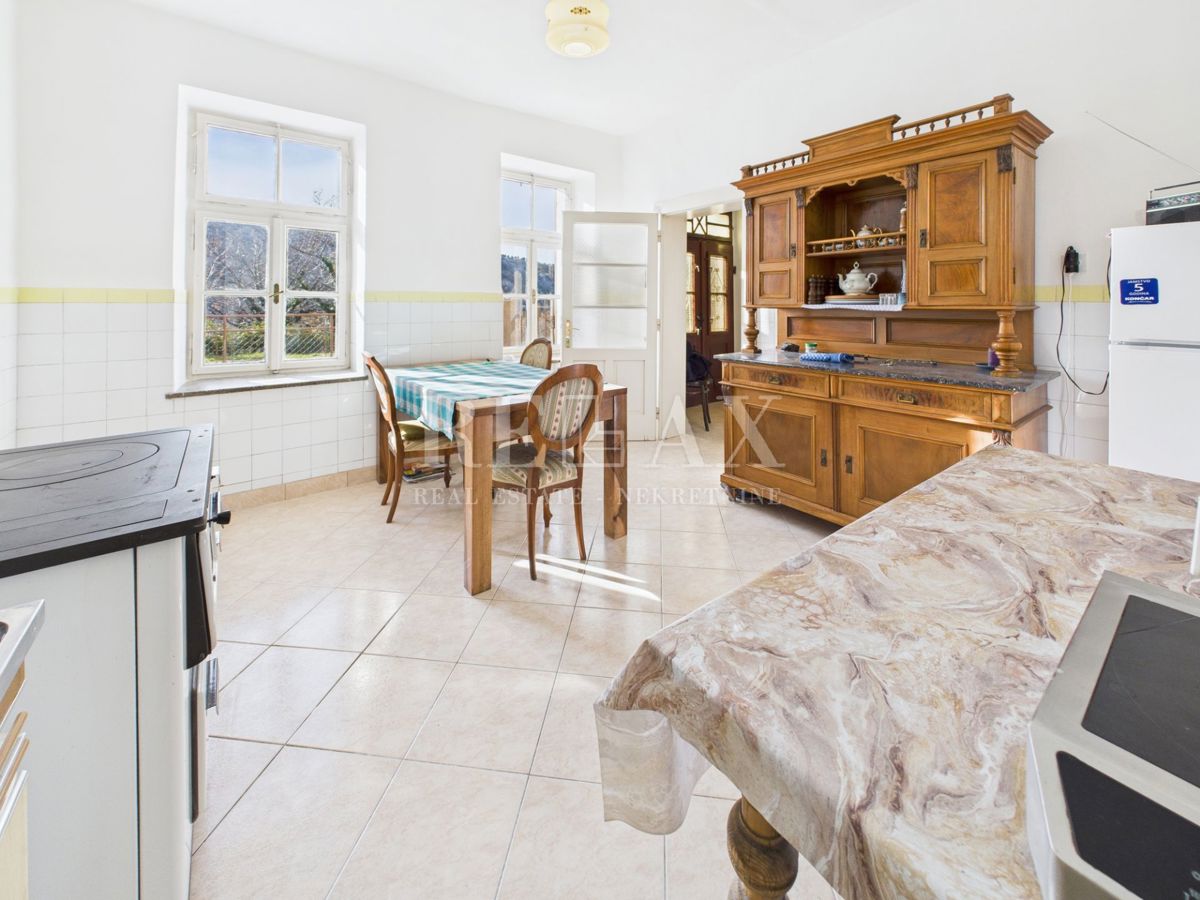 Bribir - avtentična hiša z vrtom