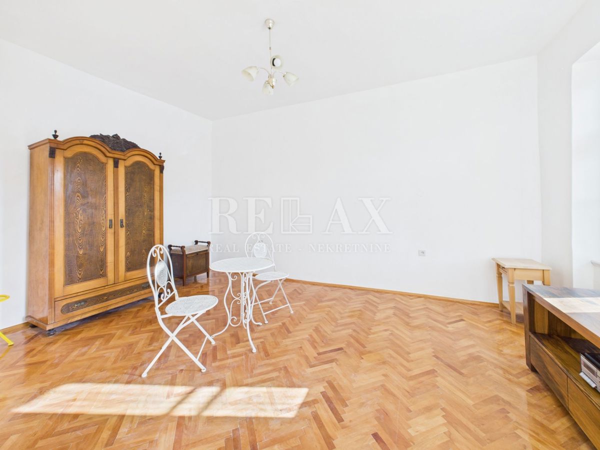 Bribir - avtentična hiša z vrtom