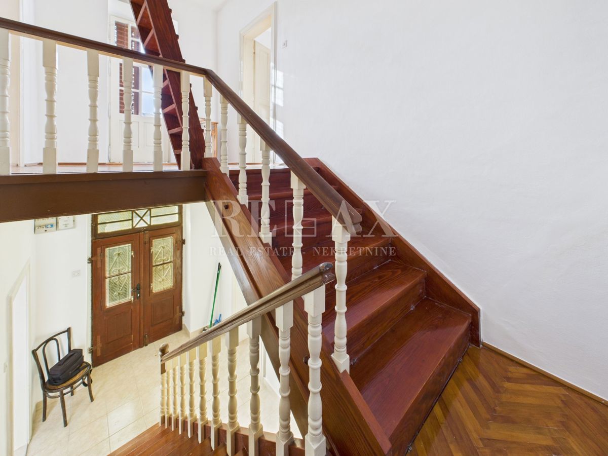 Bribir - avtentična hiša z vrtom