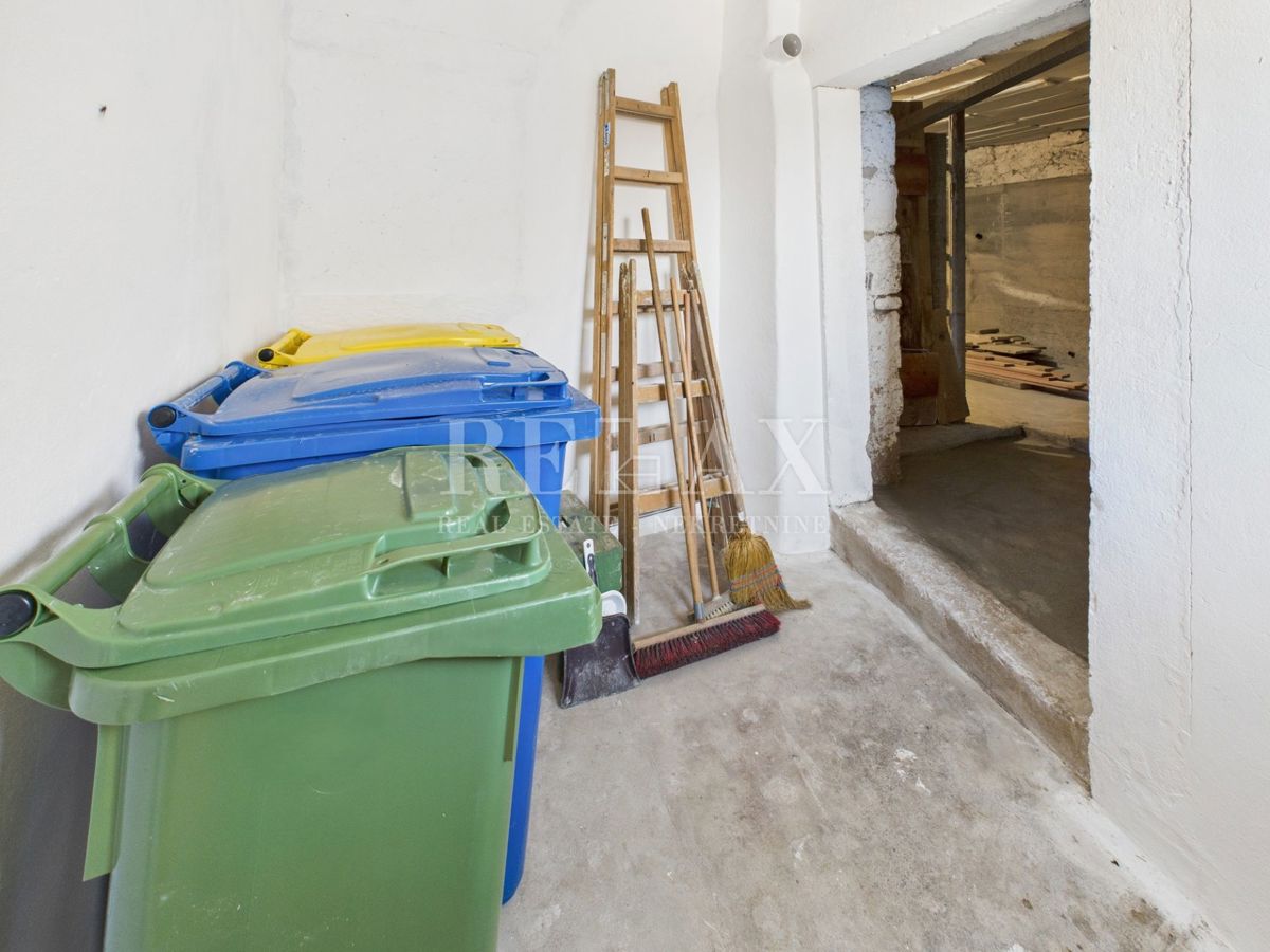 Bribir - avtentična hiša z vrtom