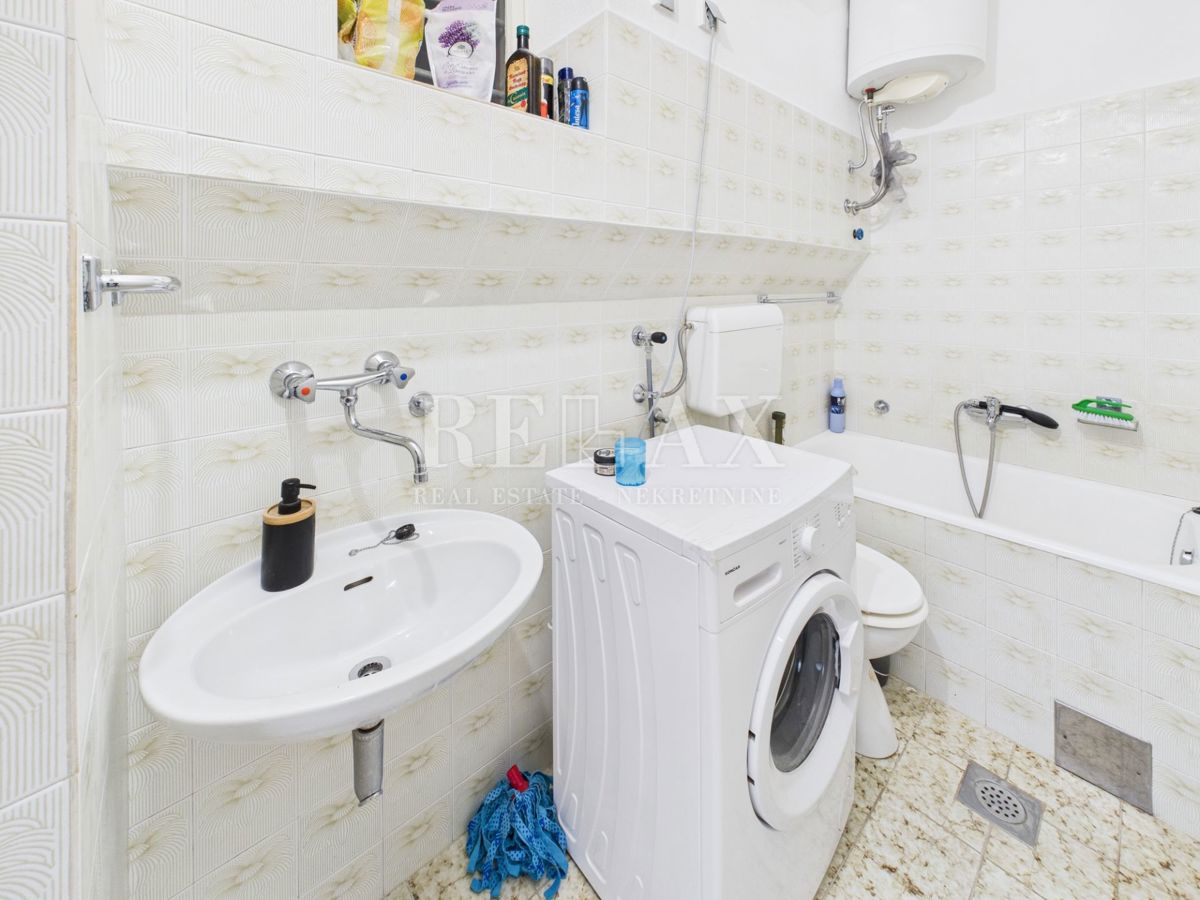 Bribir - avtentična hiša z vrtom