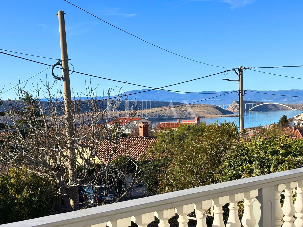 Jadranovo - samostojna hiša s 3 apartmaji