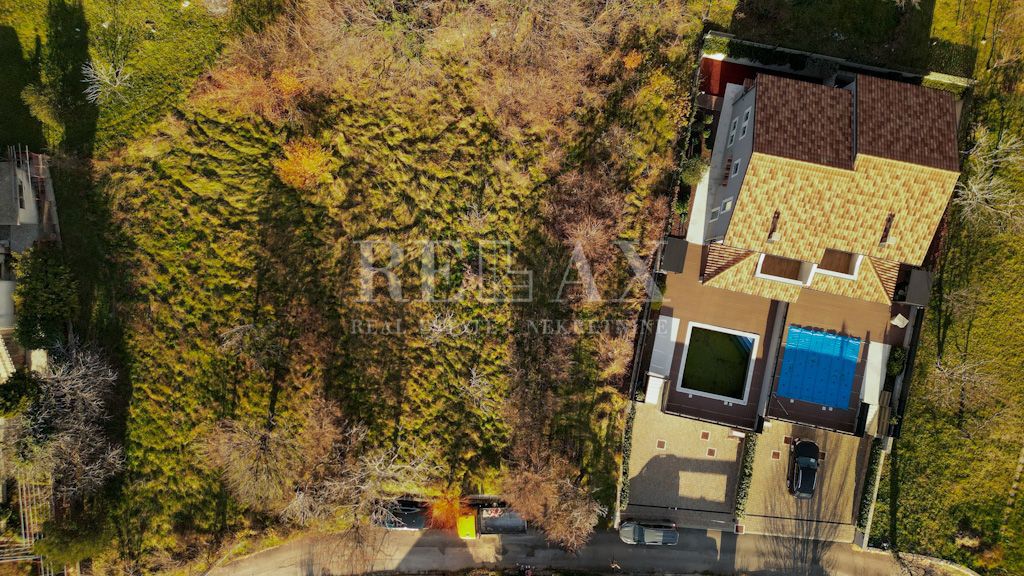 Bribir - gradbeno zemljišče z odličnim dostopom