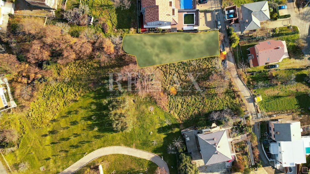 Bribir - gradbeno zemljišče z odličnim dostopom