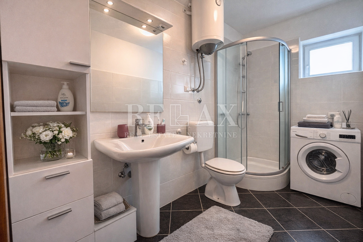 Novi Vinodolski - dvosobno stanovanje, parkirišče