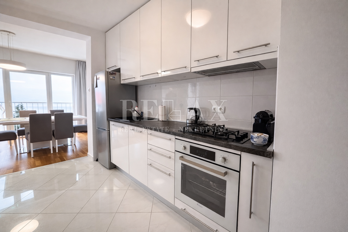 Novi Vinodolski - dvosobno stanovanje, parkirišče