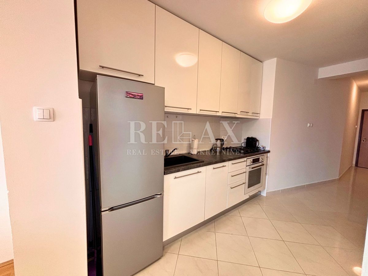 Novi Vinodolski - dvosobno stanovanje, parkirišče