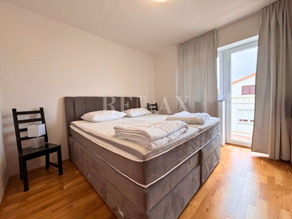 Novi Vinodolski - dvosobno stanovanje, parkirišče