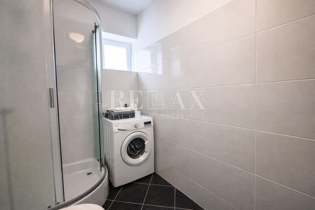 Novi Vinodolski - dvosobno stanovanje, parkirišče