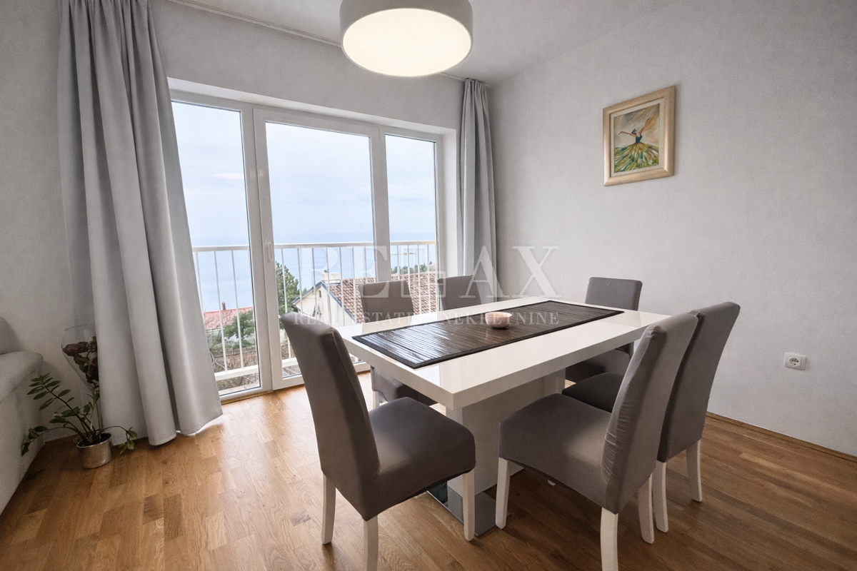 Novi Vinodolski - dvosobno stanovanje, parkirišče