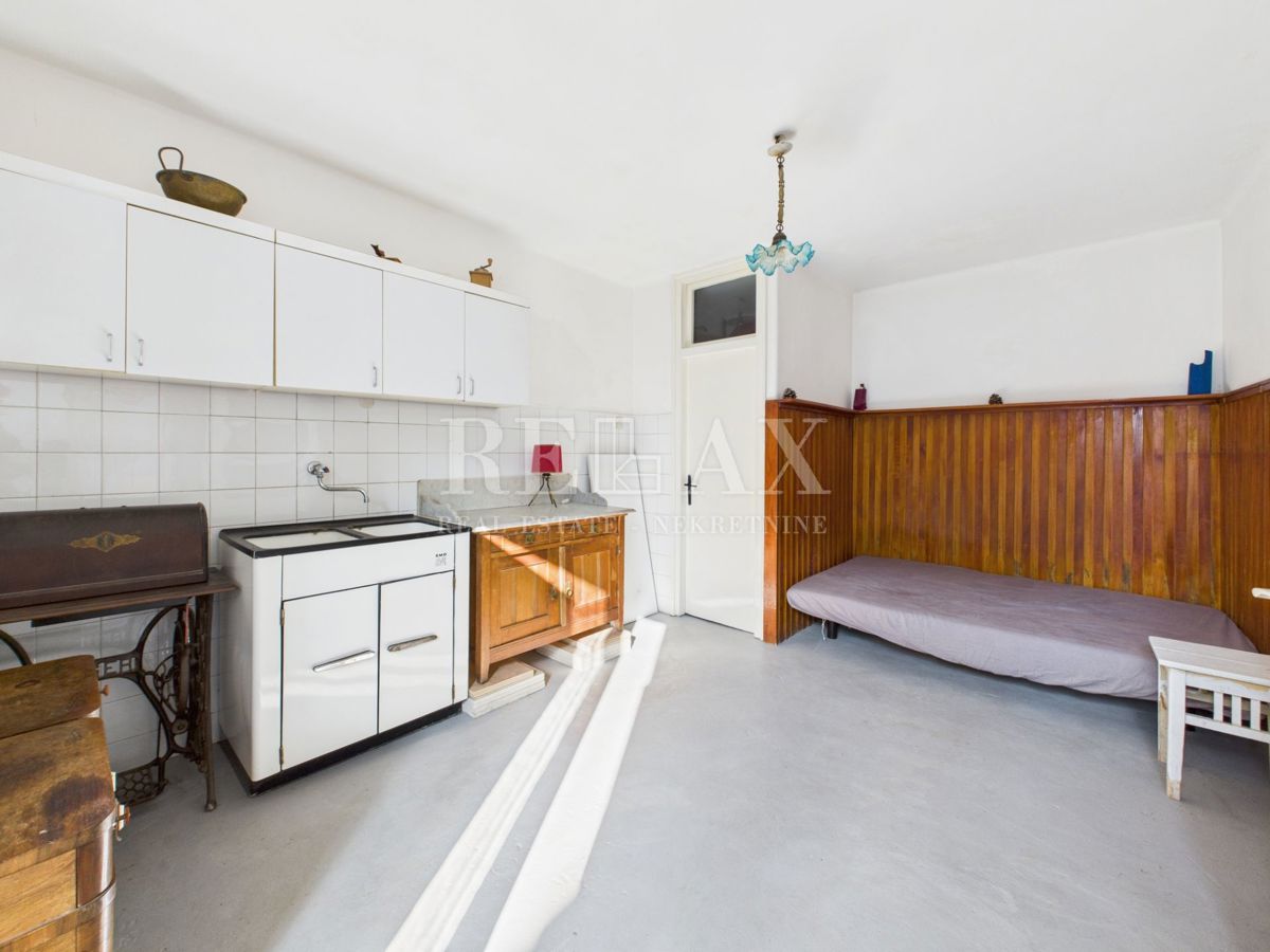 Crikvenica - hiša v samem središču mesta