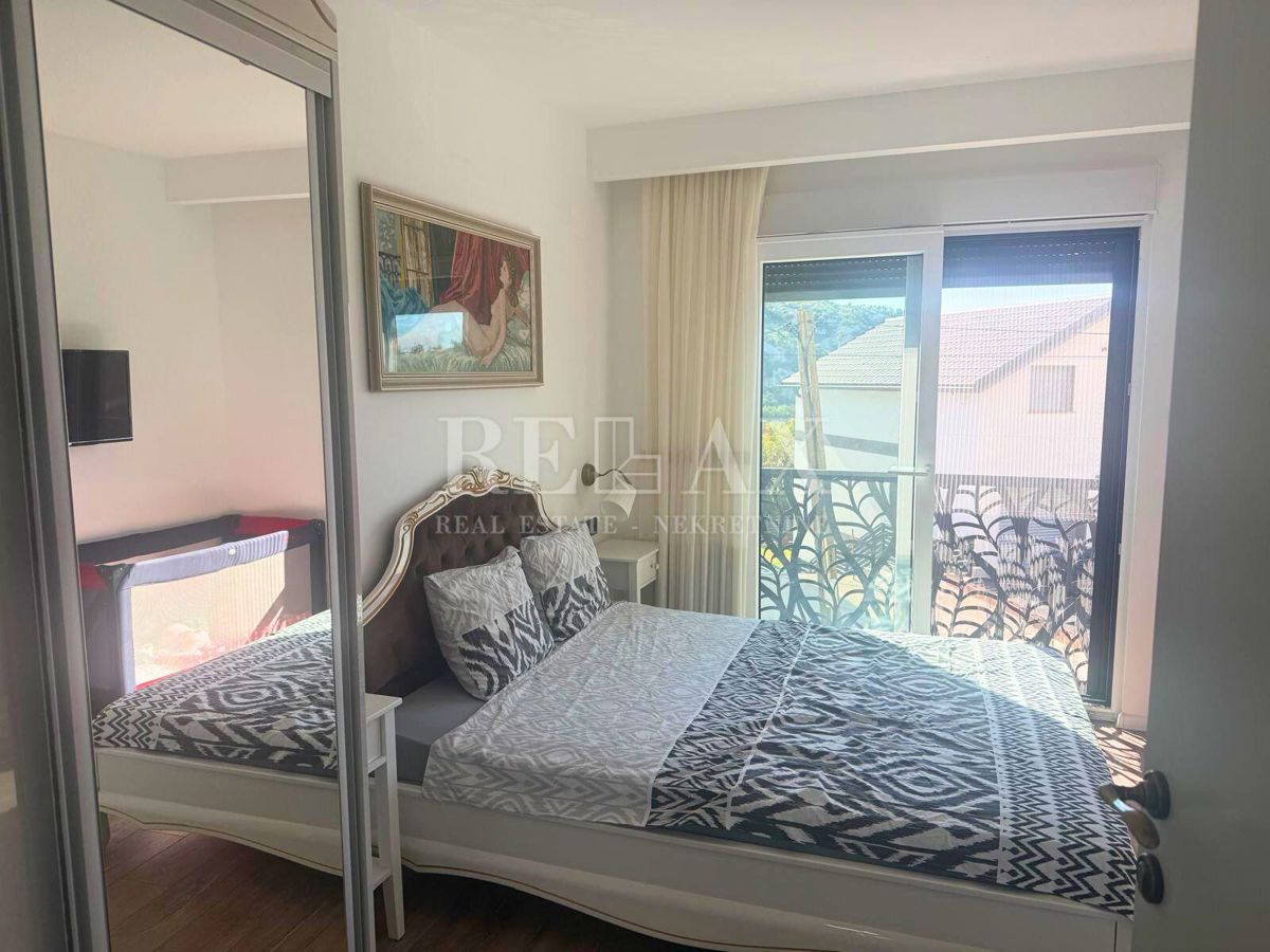 Bribir - hiša z bazenom in vrtom