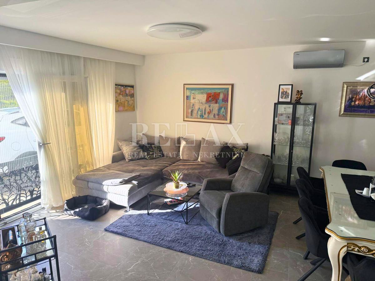 Bribir - hiša z bazenom in vrtom