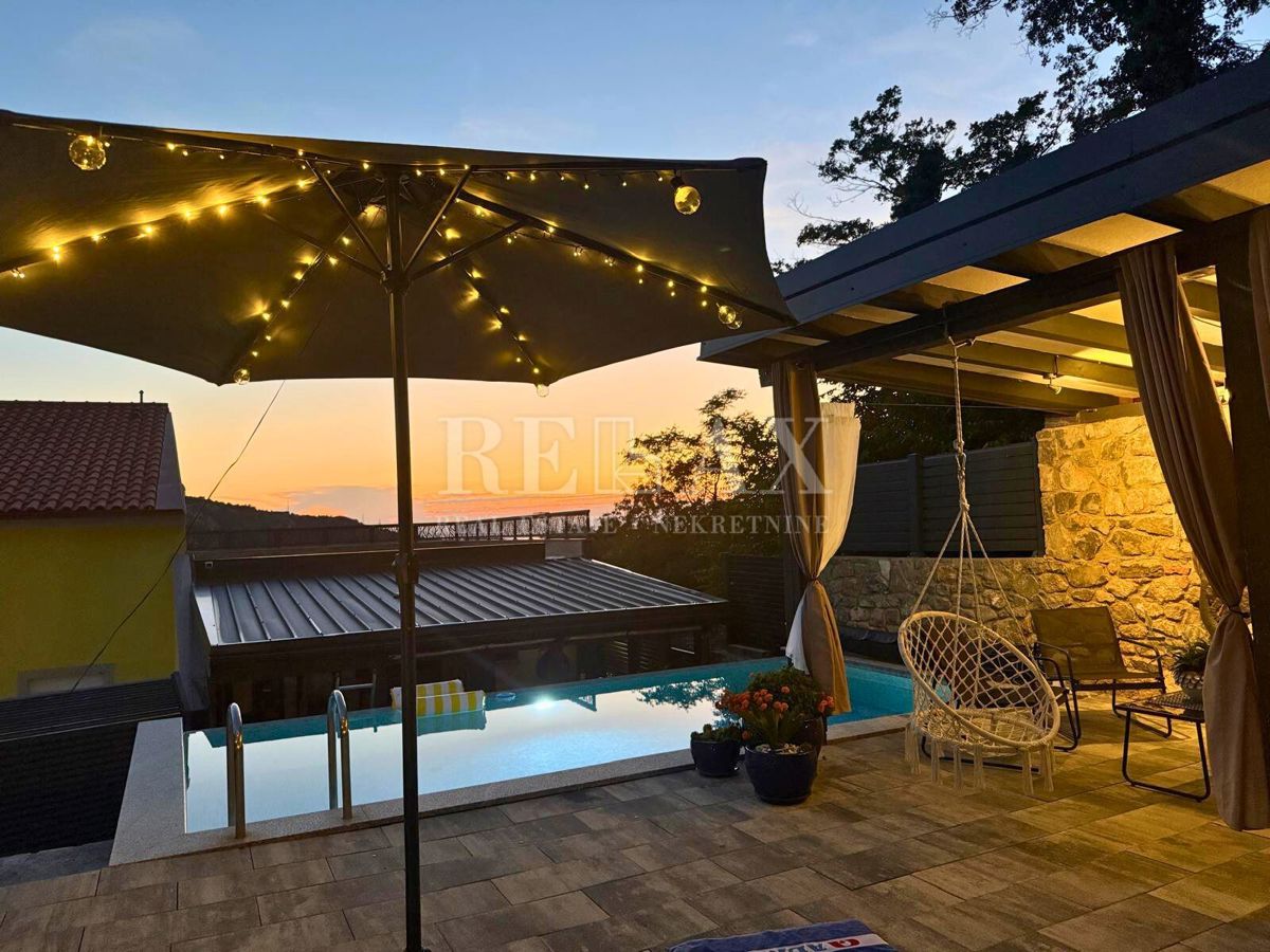 Bribir - hiša z bazenom in vrtom