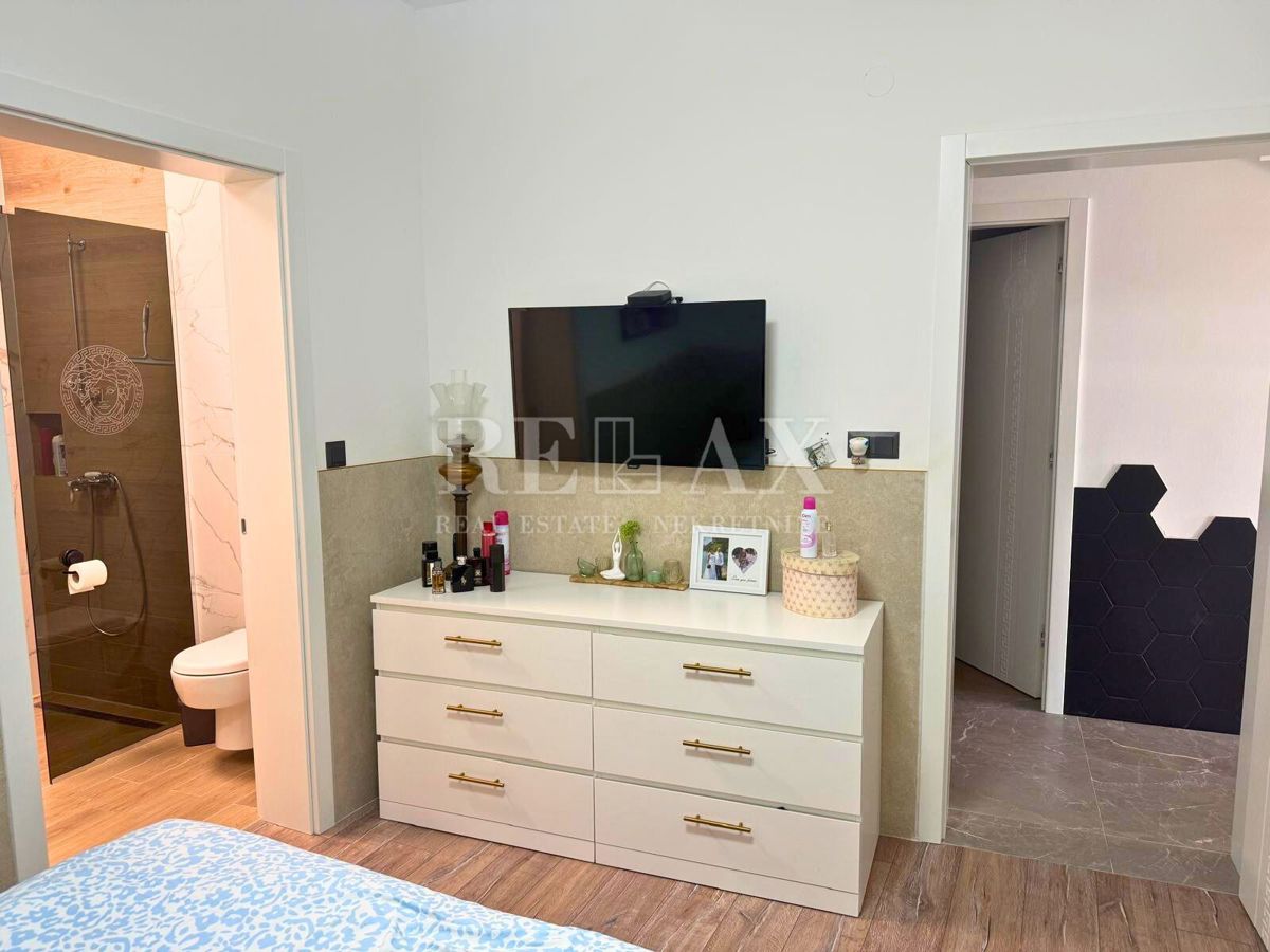 Bribir - hiša z bazenom in vrtom