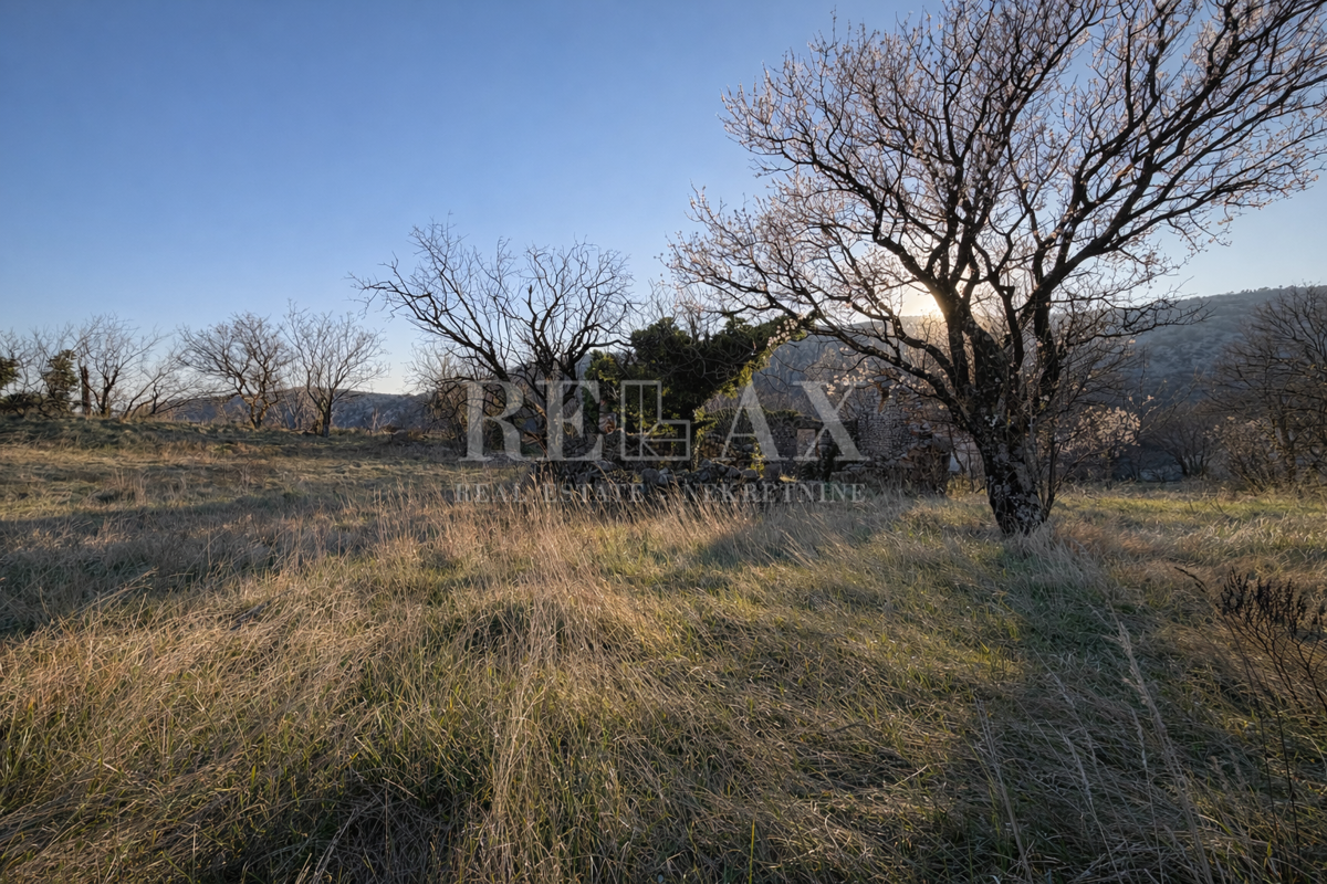 Bribir - gradbeno zemljišče s starinami