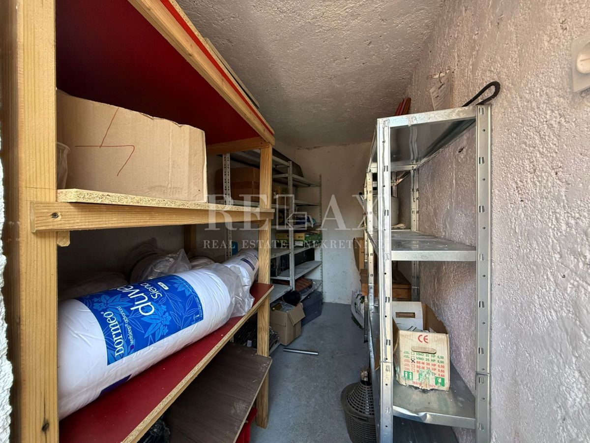 Bribir – hiša z dvema ločenima stanovanjema in vrtom