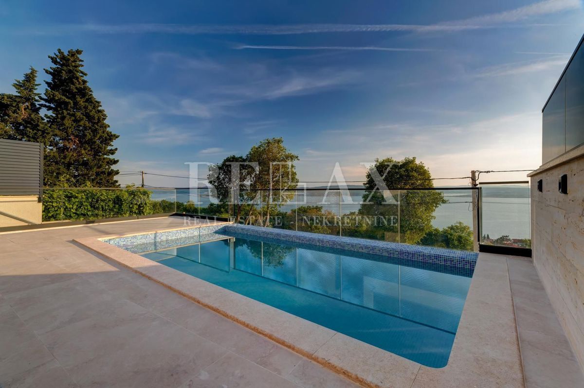 CRIKVENICA, DRAMALJ - Vila z bazenom, pogled na morje