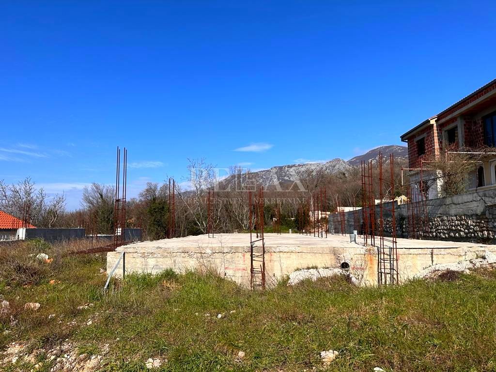 CRIKVENICA, GRIŽANE - Zemljišče z gradbenim dovoljenjem