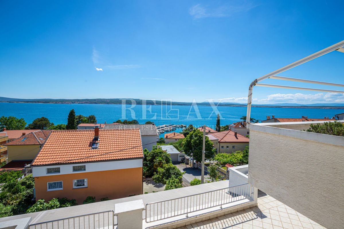 Crikvenica - hiša z restavracijo na odlični lokaciji