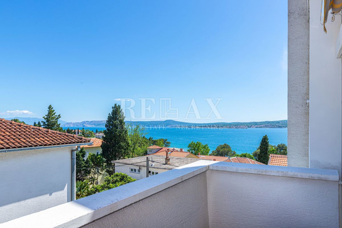 Crikvenica - hiša z restavracijo na odlični lokaciji
