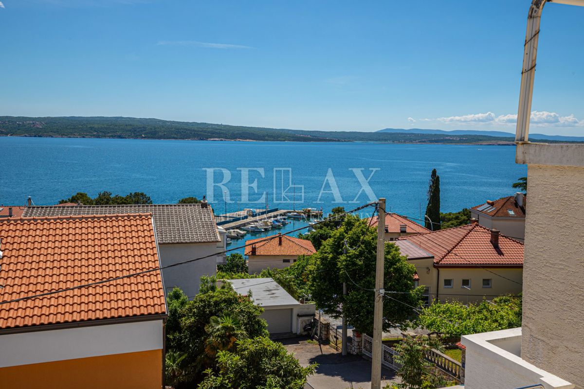 Crikvenica - hiša z restavracijo na odlični lokaciji