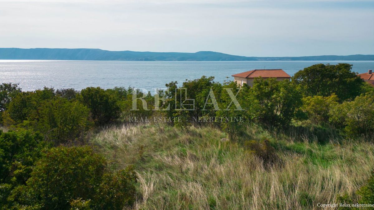 Novi Vinodolski - zemljišče prva vrsta do morja za gradnjo hotela
