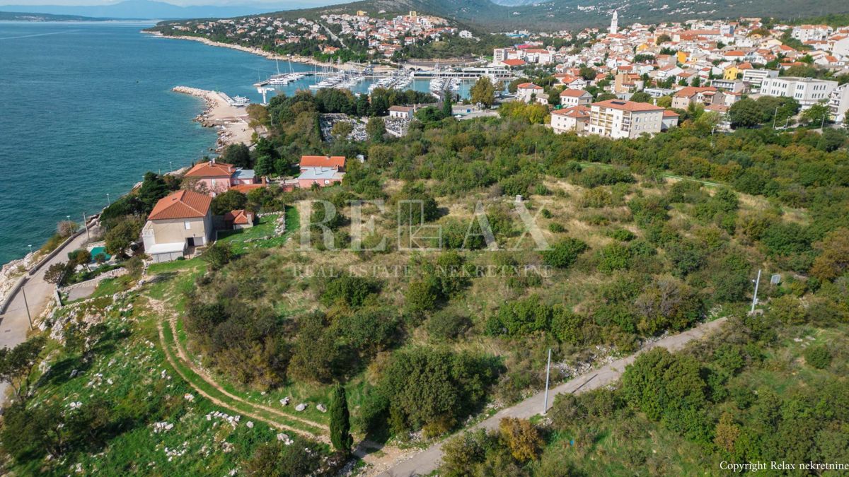 Novi Vinodolski - zemljišče prva vrsta do morja za gradnjo hotela