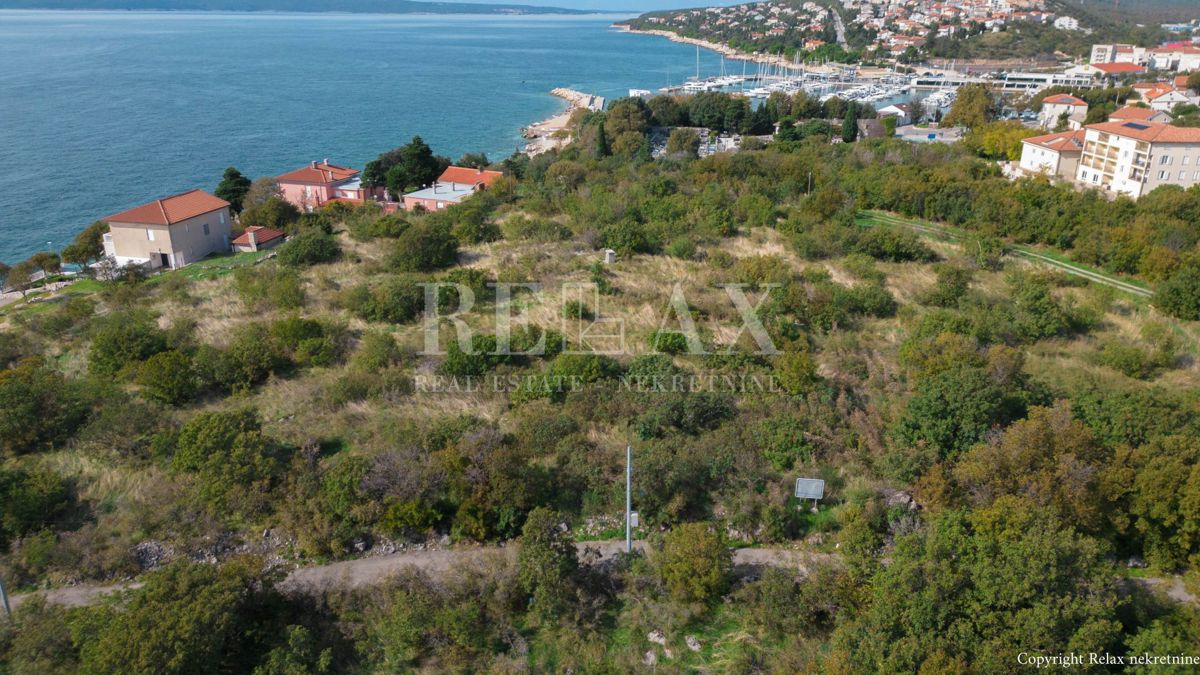 Novi Vinodolski - zemljišče prva vrsta do morja za gradnjo hotela
