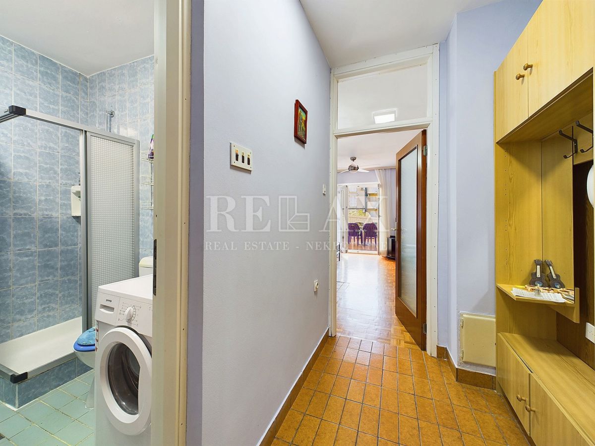Novi Vinodolski - apartma v centru s teraso