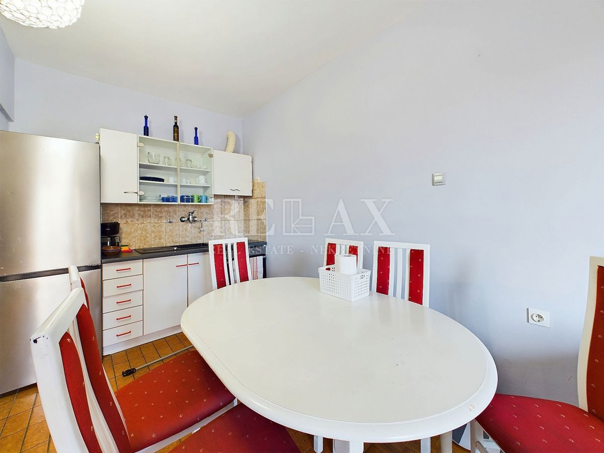 Novi Vinodolski - apartma v centru s teraso