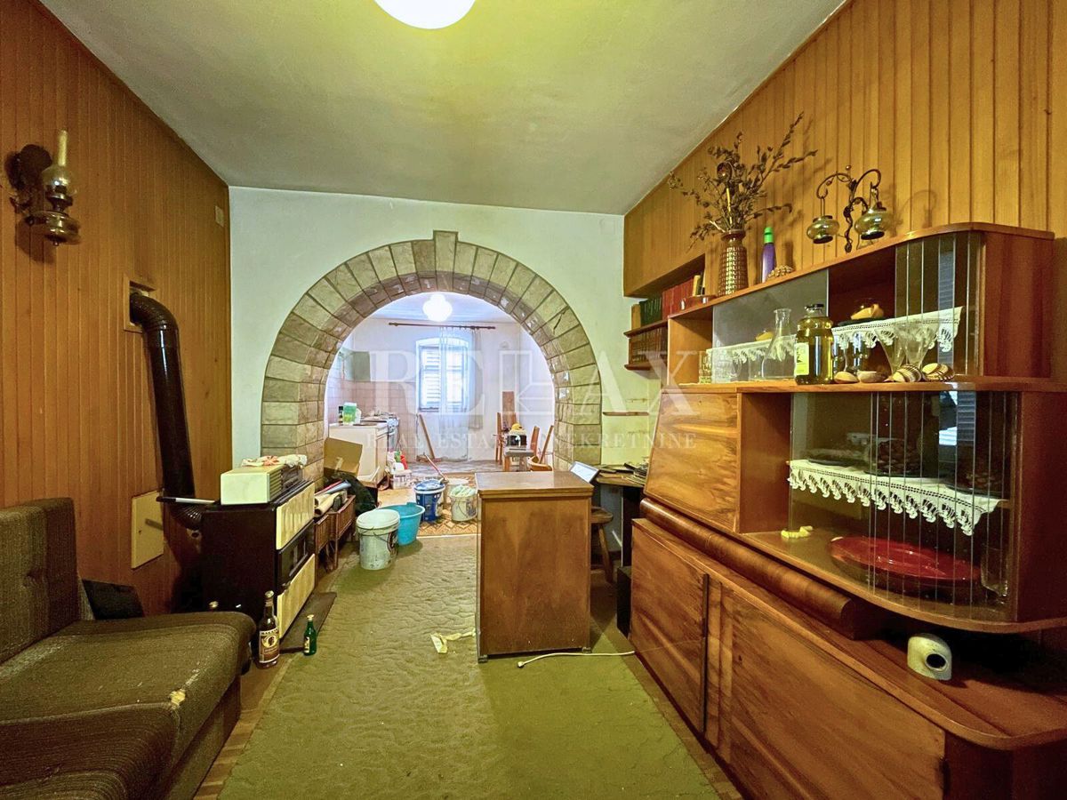 Crikvenica - hiša v centru, vrhunska lokacija, parkirišče