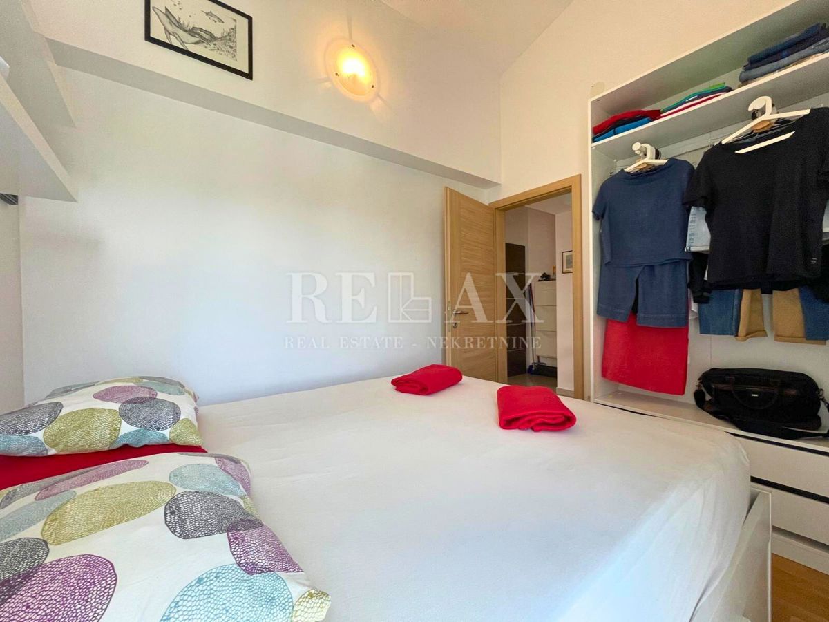 Selce – apartma z vrtom, bazenom in parkirnim mestom