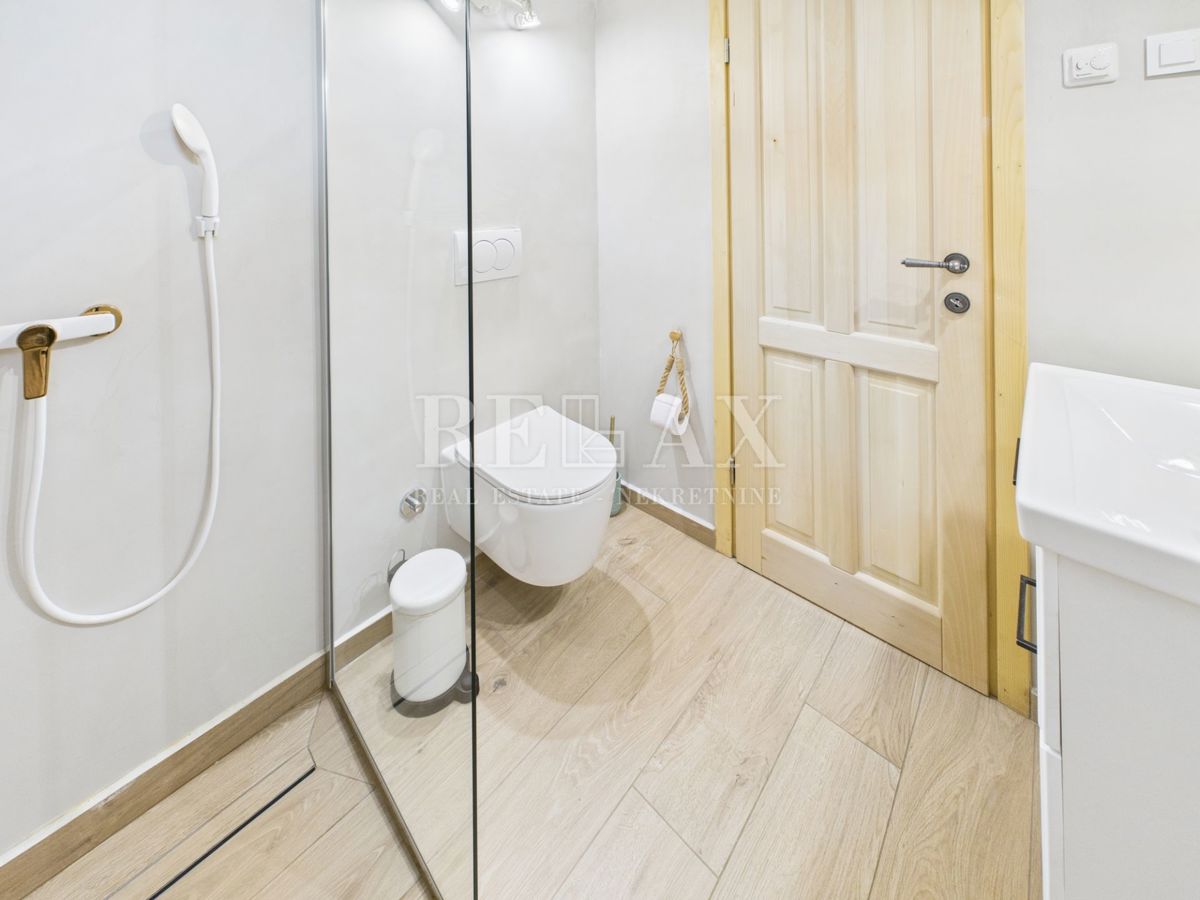 Bribir - kamnita vila z ogrevanim bazenom