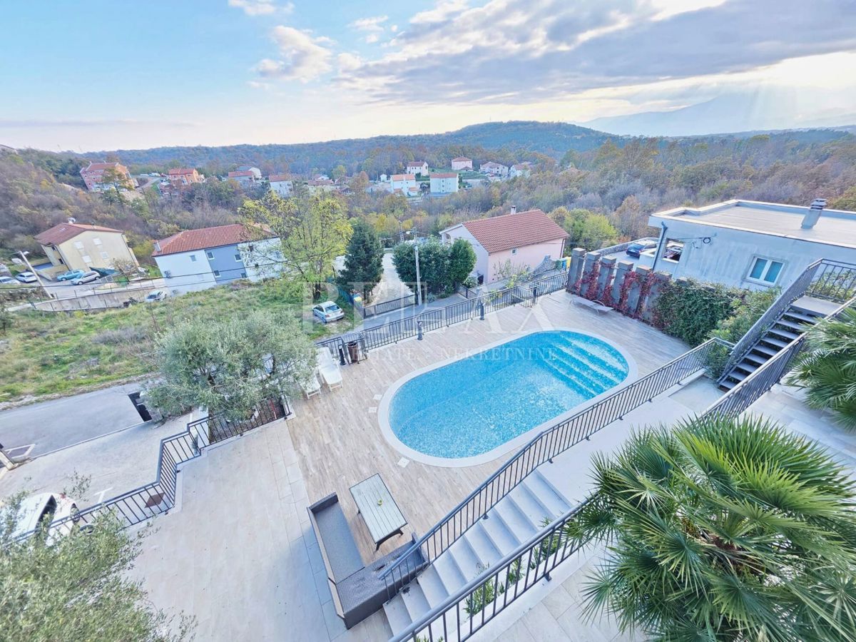 Viškovo, Saršoni - stanovanje z bazenom za uporabo, parkirišče