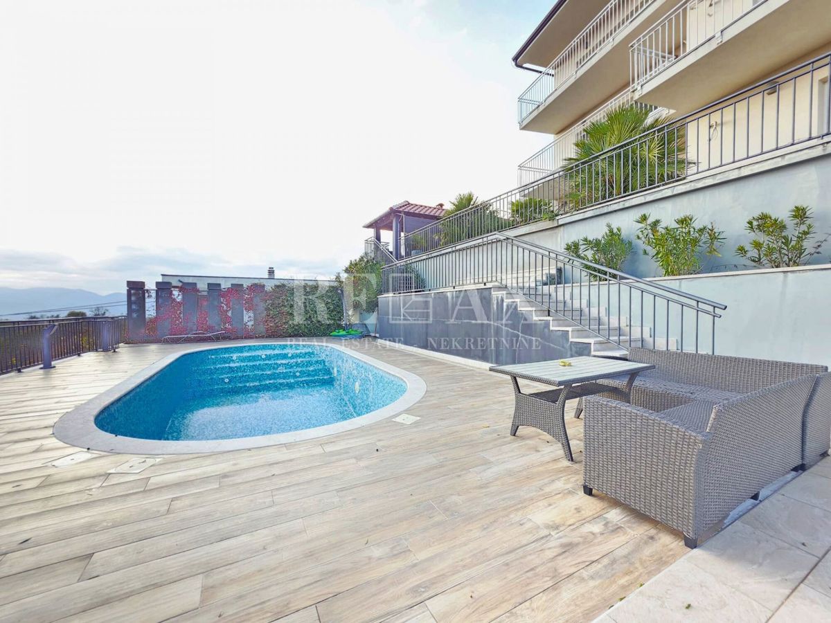 Viškovo, Saršoni - stanovanje z bazenom za uporabo, parkirišče