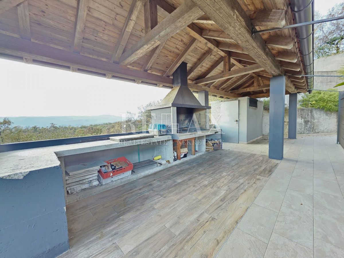 Viškovo, Saršoni - stanovanje z bazenom za uporabo, parkirišče