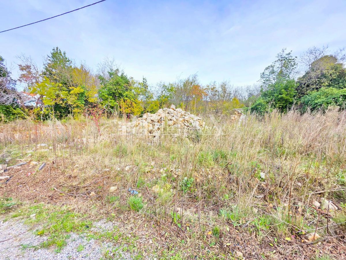 Kostrena - zazidljivo zemljišče 735 m2