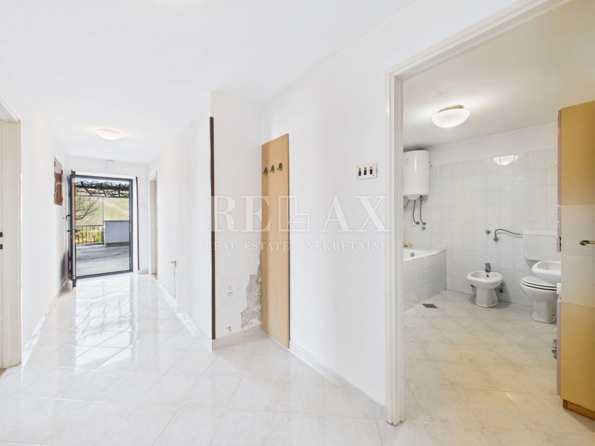 Crikvenica - stanovanje z vrtom