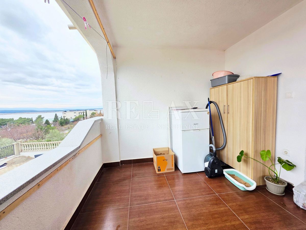 Crikvenica - studio apartma s pogledom na morje, parkirišče