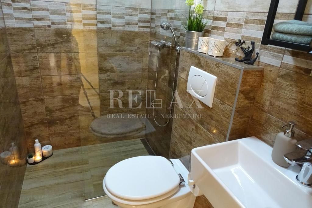 Bribir - na novo obnovljena hiša z ogrevanim bazenom