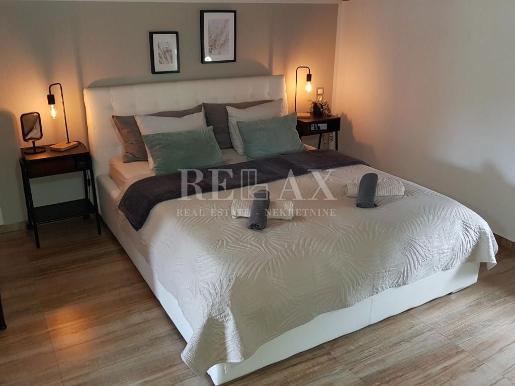 Bribir - na novo obnovljena hiša z ogrevanim bazenom