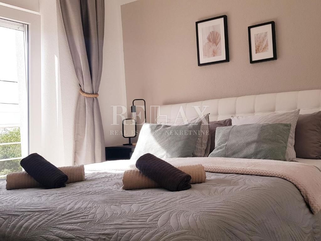 Bribir - na novo obnovljena hiša z ogrevanim bazenom