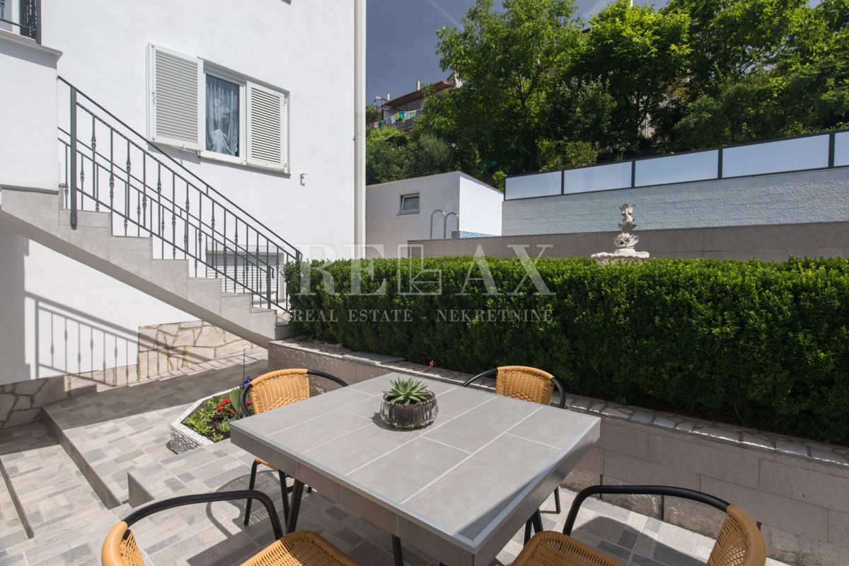 Crikvenica - hiša s 6 apartmaji, bazen