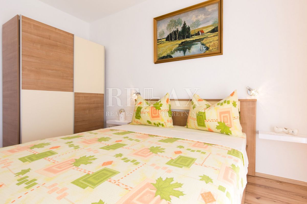 Crikvenica - hiša s 6 apartmaji, bazen