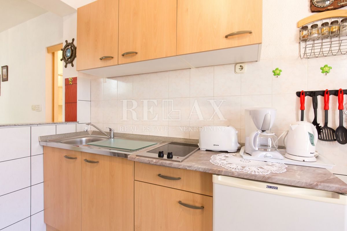 Crikvenica - hiša s 6 apartmaji, bazen