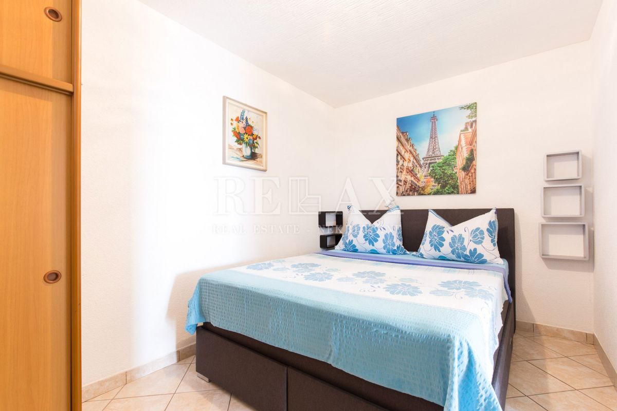 Crikvenica - hiša s 6 apartmaji, bazen