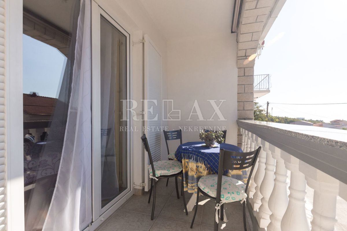 Crikvenica - hiša s 6 apartmaji, bazen