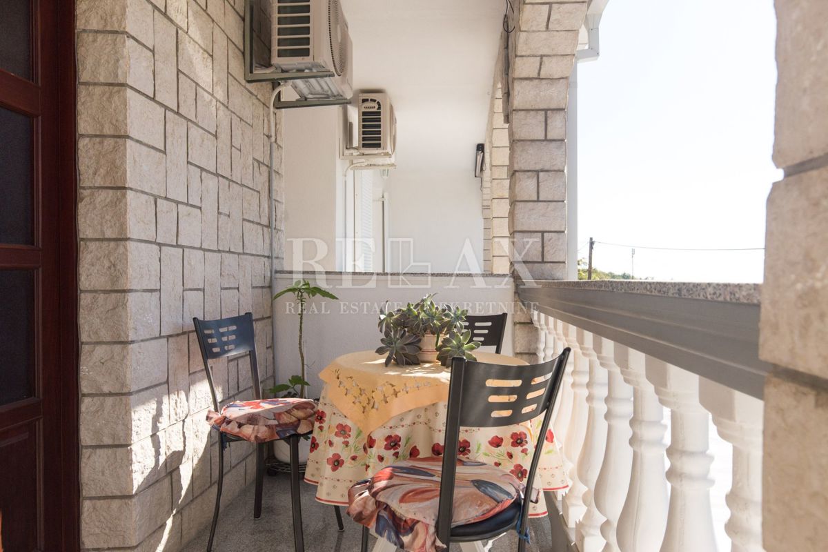 Crikvenica - hiša s 6 apartmaji, bazen