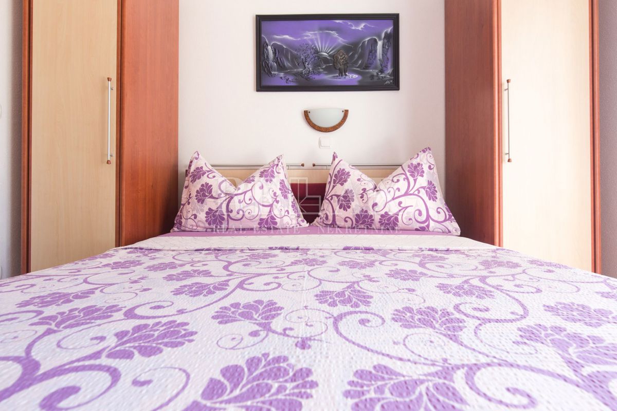 Crikvenica - hiša s 6 apartmaji, bazen